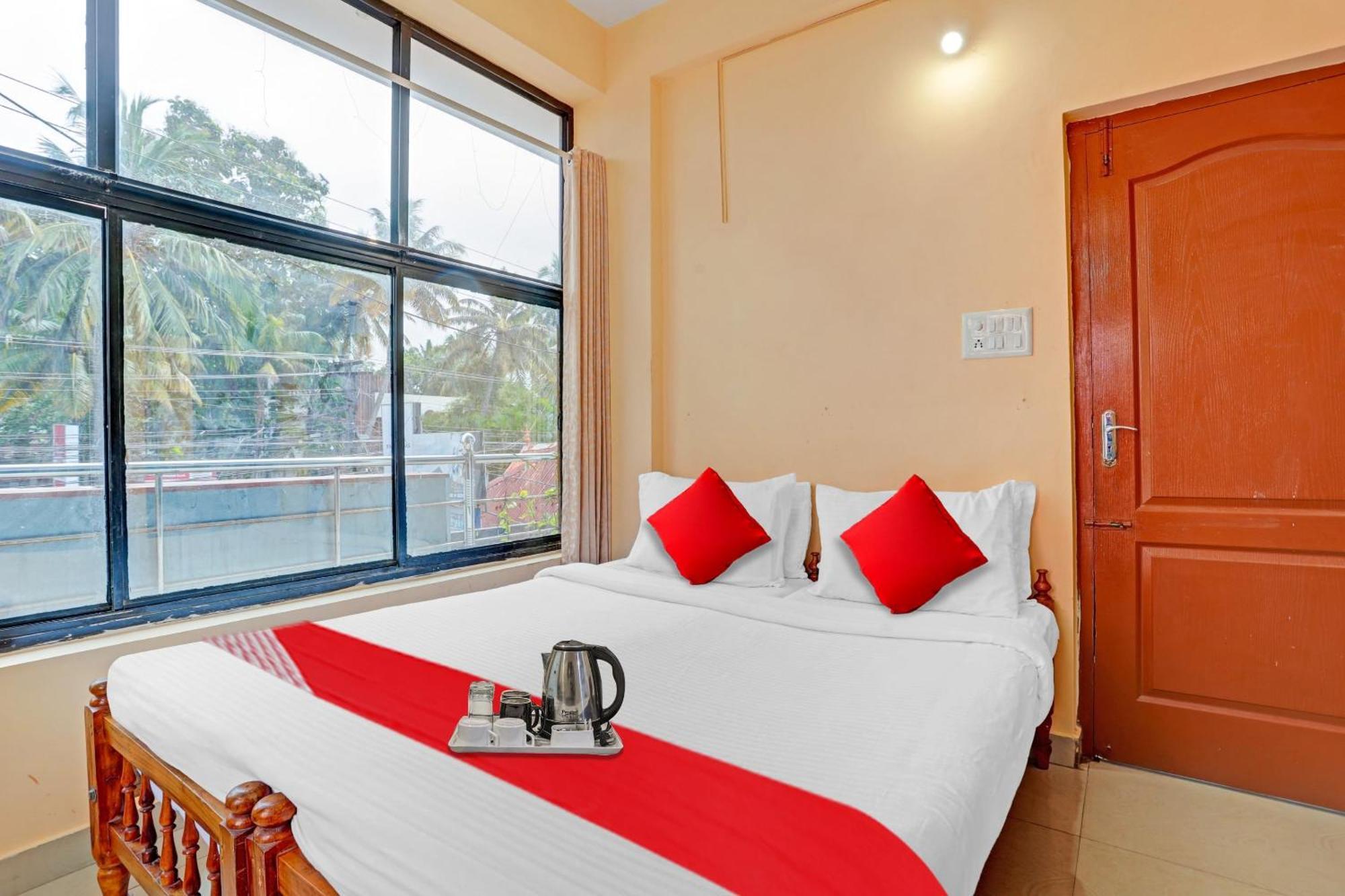 Spot On The New View Regency Hotel Thiruvananthapuram Exterior photo