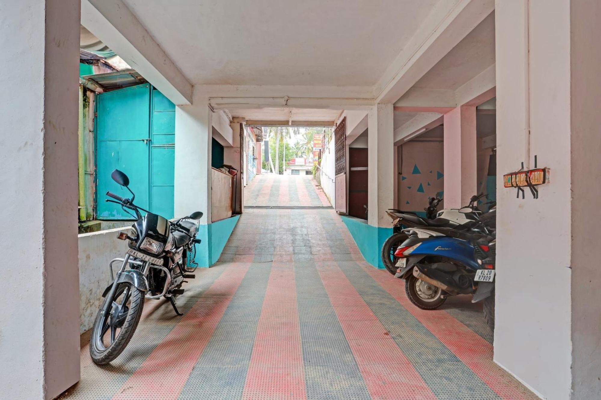 Spot On The New View Regency Hotel Thiruvananthapuram Exterior photo