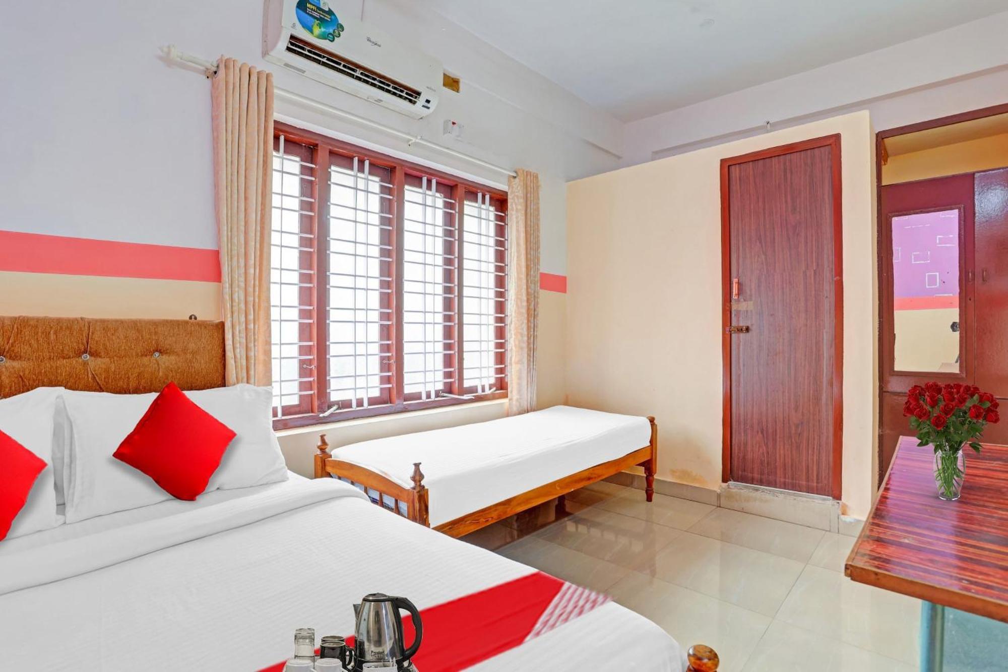 Spot On The New View Regency Hotel Thiruvananthapuram Exterior photo