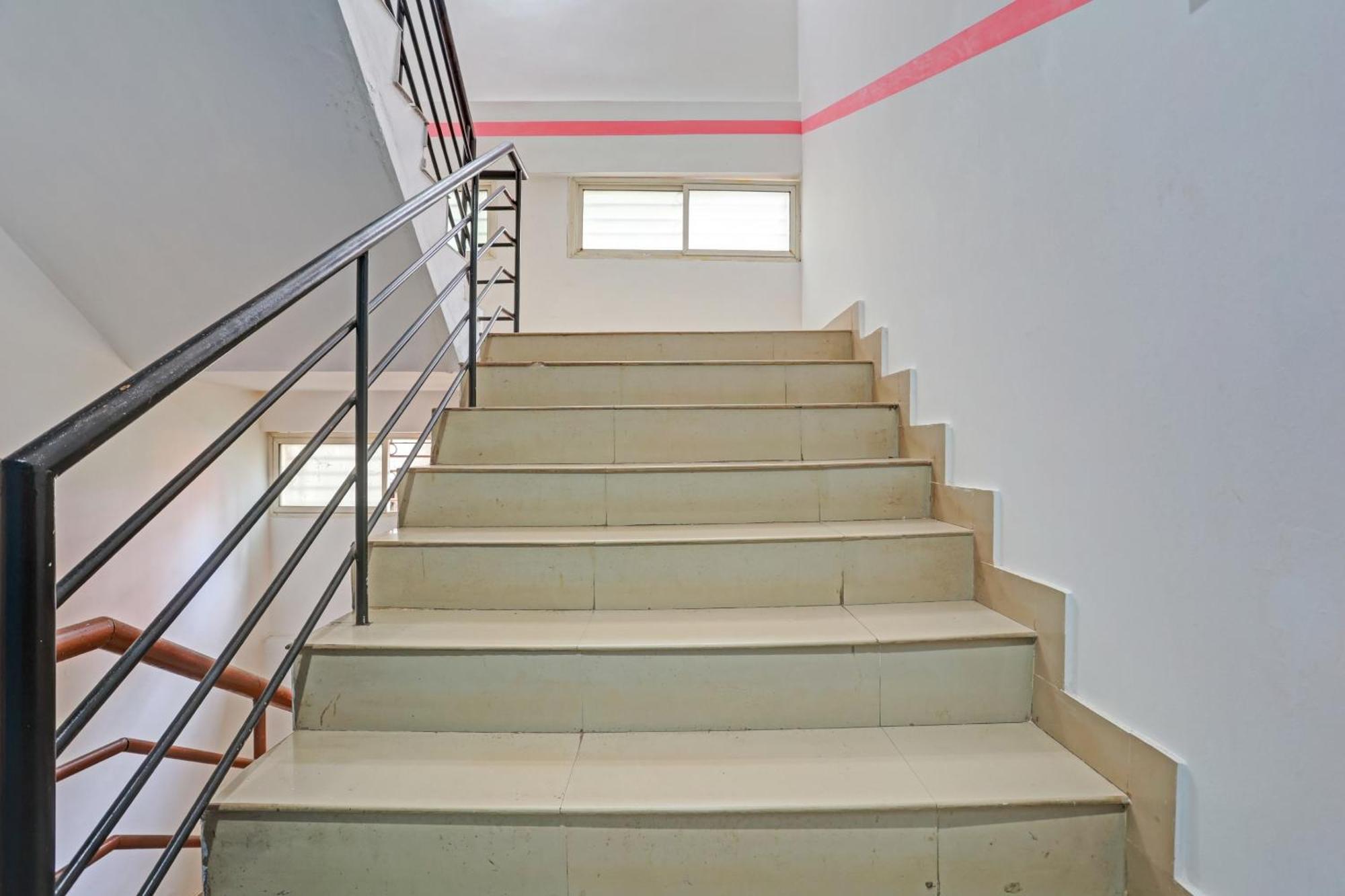 Spot On The New View Regency Hotel Thiruvananthapuram Exterior photo