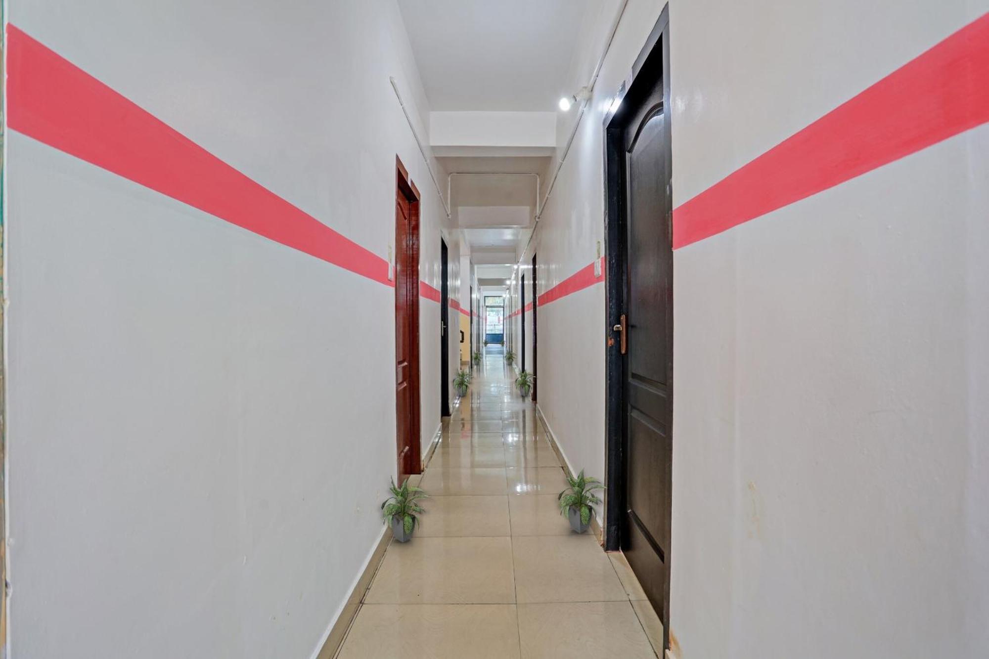 Spot On The New View Regency Hotel Thiruvananthapuram Exterior photo