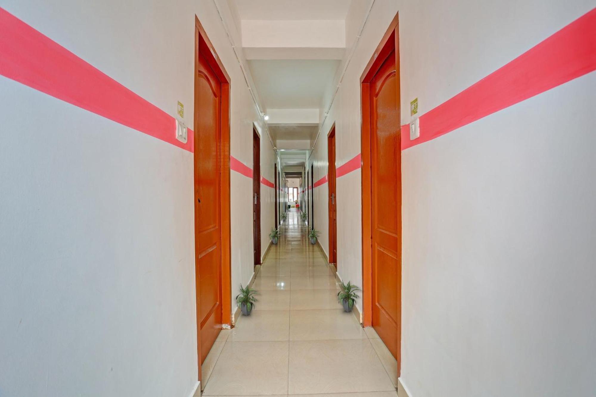 Spot On The New View Regency Hotel Thiruvananthapuram Exterior photo